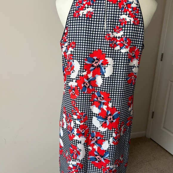 Crown & Ivy Sleeveless Floral Shift Dress w/ Ruffle-Trimmed Split Neckline Sz M - Picture 5 of 11